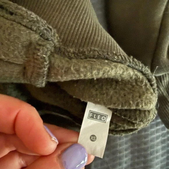 Fleo Olive Green Quarter-Zip Pullover - Picture 3 of 3